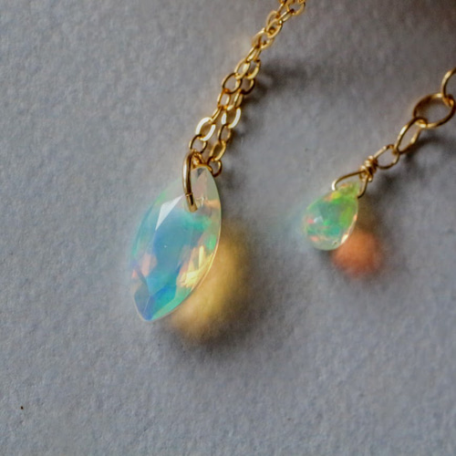 遊色爆弾】AAAエチオピア産オパールのマーキスカットネックレス✶14kgf