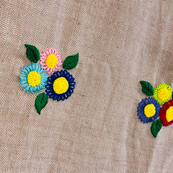 【春の期間限定セール中】花手刺繍 コットンストール【デイジー・ブラウン】 11枚目の画像