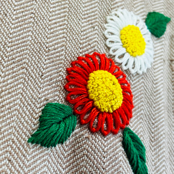 【春の期間限定セール中】花手刺繍 コットンストール【デイジー・ブラウン】 8枚目の画像