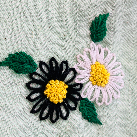 【春の期間限定セール中】花手刺繍 コットンストール【デイジー・グリーン】 5枚目の画像