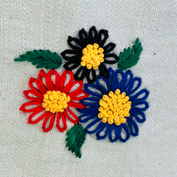 【春の期間限定セール中】花手刺繍 コットンストール【デイジー・グリーン】 6枚目の画像