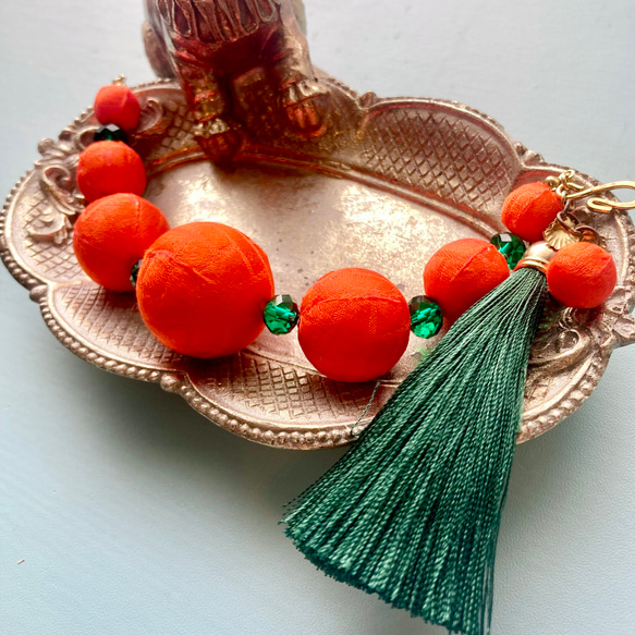 ✤ ちりめん玉とタッセルの羽織紐 オレンジ×グリーン ✤ 2枚目の画像