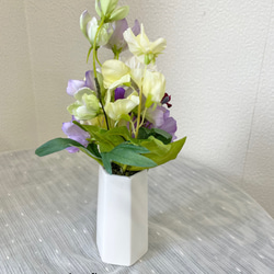 デルフィニウムとホワイトマム（菊）のアートフラワー仏花 5枚目の画像