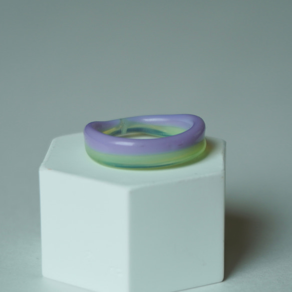 Wカラー　2色　紫　緑　リング　ガラスリング　指輪　ボロシリケイトガラス　ガラスアクセサリー 4枚目の画像