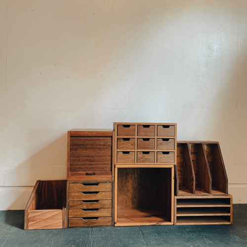 引き出し棚①　（古家具/ビンテージ）６月20日までの出品となります 昭和の小引出し/小棚/ネーム付取手/6段/w25.5×d30×h45cm