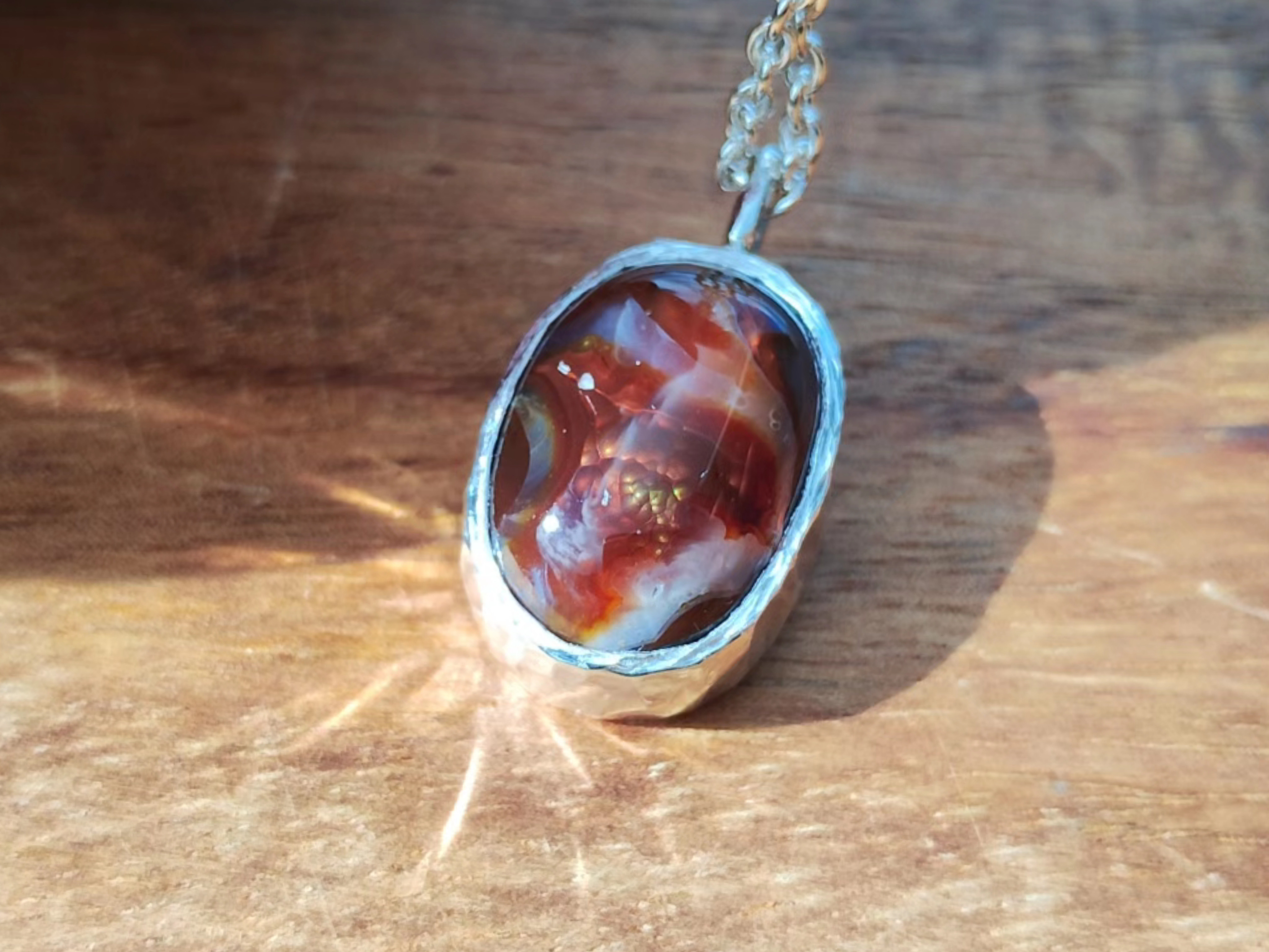 ファイアーアゲート×純銀ネックレス/槌目模様