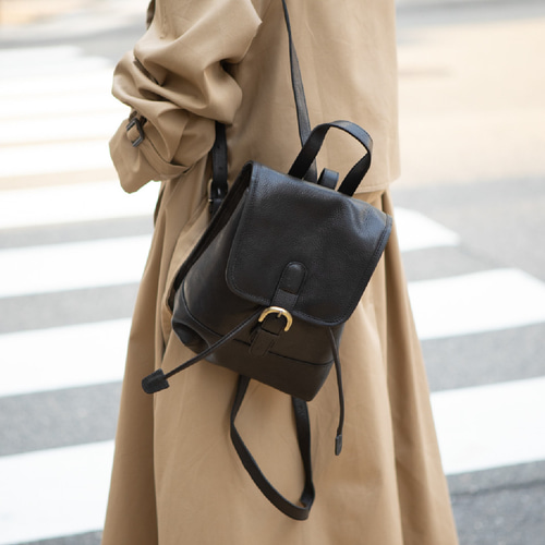 PERLINA NEW YORK 本革　ブラックxゴールド　ミニリュック Perlina new york - Etsy 日本