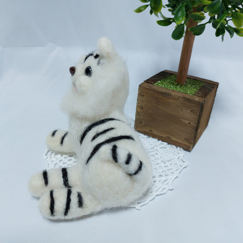 太ったホワイトタイガー完成したのでヤフオクに出品しました