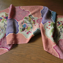 ＊古布＊正絹綸子縮緬＊鹿の子石畳に四季の花３３ｘ１５０ｃｍ＊美品＊はぎれ◇＊手作り＊市松人形＊お細工物 6枚目の画像