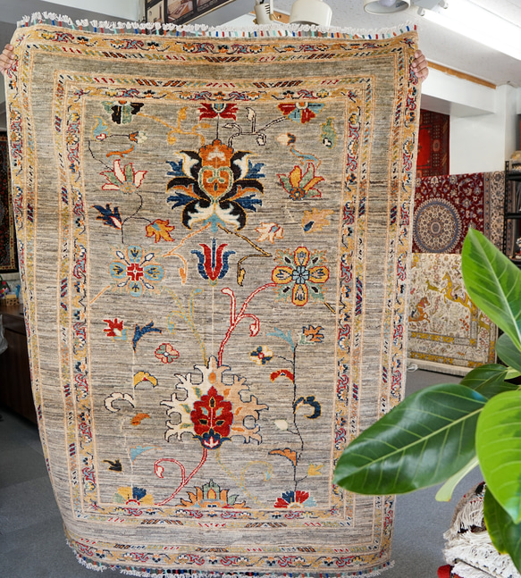 167×121cｍ【アフガニスタン ガズニーウール手織り絨毯 】 2枚目の画像