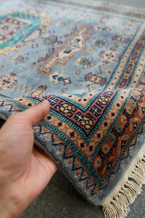 122×79cm【パキスタン手織り絨毯】 8枚目の画像