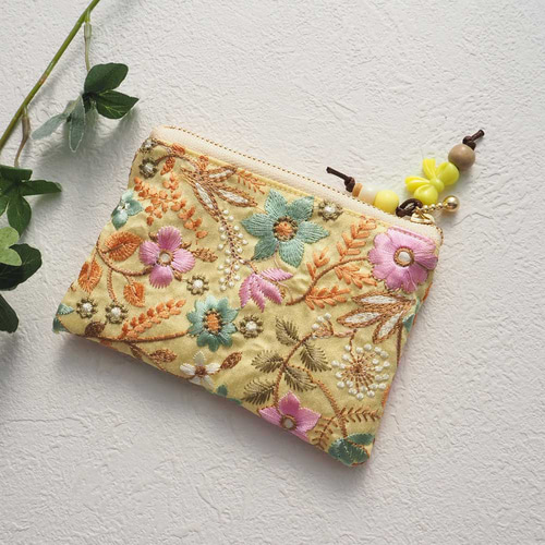 キラキラ⭐️　あんぱん＆インド刺繍リボンポーチ インド刺繍リボン ポーチ ピンク&花柄 - メルカリ