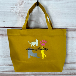 【送料無料】たくさんの猫シルエット刺繍のキャンバスデイリーミニトートバッグ 1枚目の画像