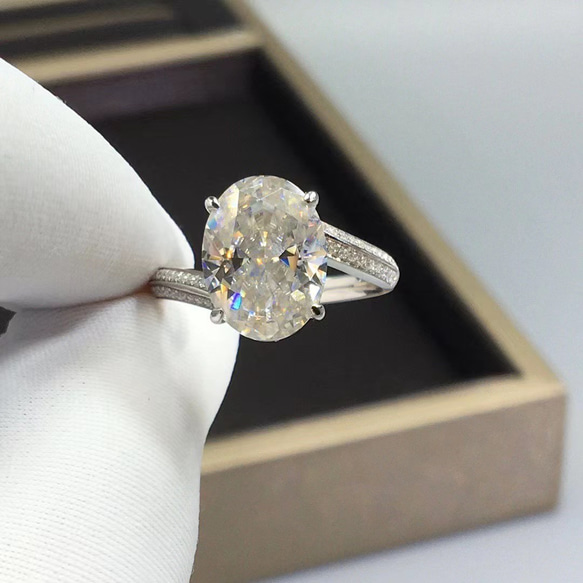 最高級モアサナイトダイヤオーバルカット リング3.5カラット