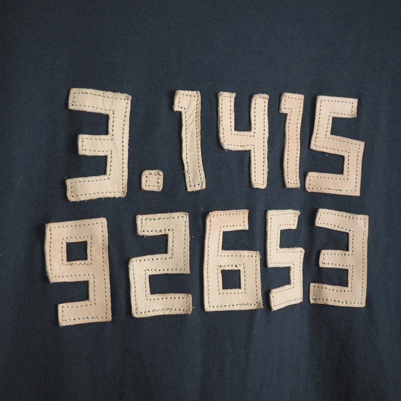 皮革貼片「3.141592653」短袖T卹（5色）棉質徽章 第7張的照片
