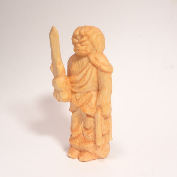木彫刻 小さな仏像 『 不動明王 立像 』オリジナル　ハンドメイド 仏像彫刻 2枚目の画像