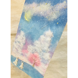 和紙ちぎり絵『星空とお花見うさぎ』葉書サイズ原画 3枚目の画像