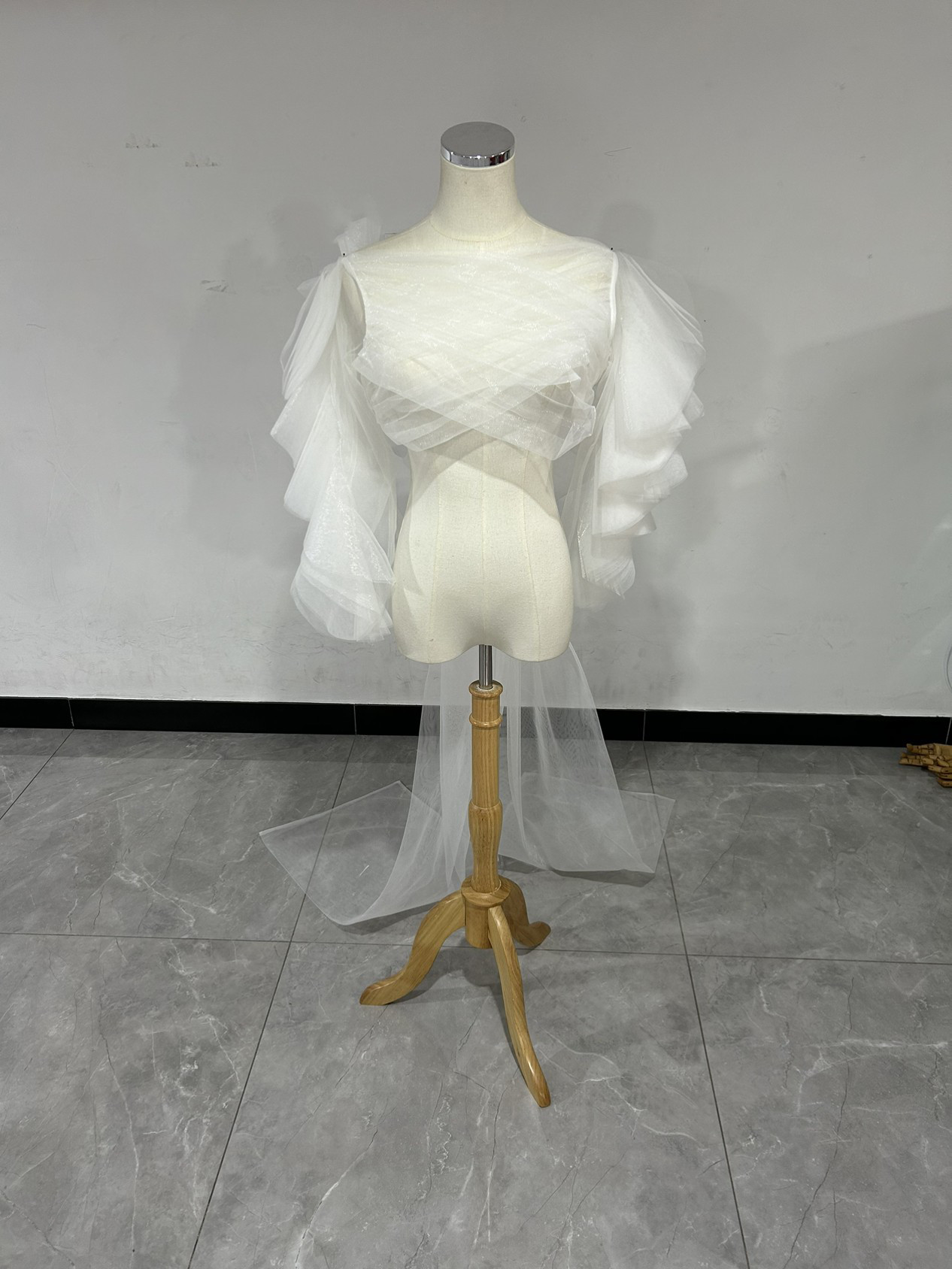 送料無料！フェミニンなフレームチュールトップス　ベール風ボレロ　バックリボン　ウエディングドレスアレンジ