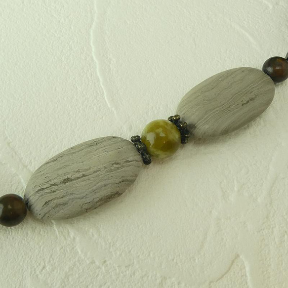 天然石　ストール、カーディガンクリップ「シルバーリーフジャスパー」　ブラック仕立て　ジレに　羽織に　天然石 5枚目の画像