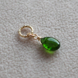 pomellato ペリドット　チャーム　ペンダントトップ　雫 pomellato ペリドットチャームペンダントトップ雫