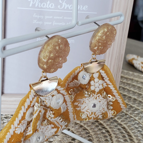 黄色　ピアス　イヤリング　ネイティブ　チロリアンテープ　刺繍リボン　アジアン　春 黄色 ピアス イヤリング ネイティブ チロリアンテープ 刺繍