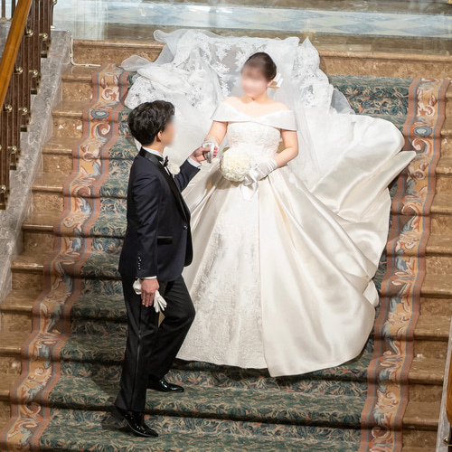 王道ホワイト♡ローズ＆ピオニーのラウンドブーケ ブーケ MyFlower