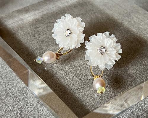 純白の八重桜ピアス｜金属アレルギー対応 ピアス（スタッド・一粒