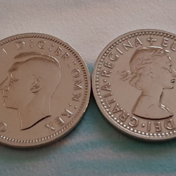 幸せのシックスペンス イギリス 2枚 ラッキー6ペンス 本物古銭英国コイン King & Queen  美品です 1枚目の画像