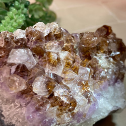 カコクセナイト内包✨  アメジスト　紫水晶　クラスター　原石　ラフストーン 2枚目の画像