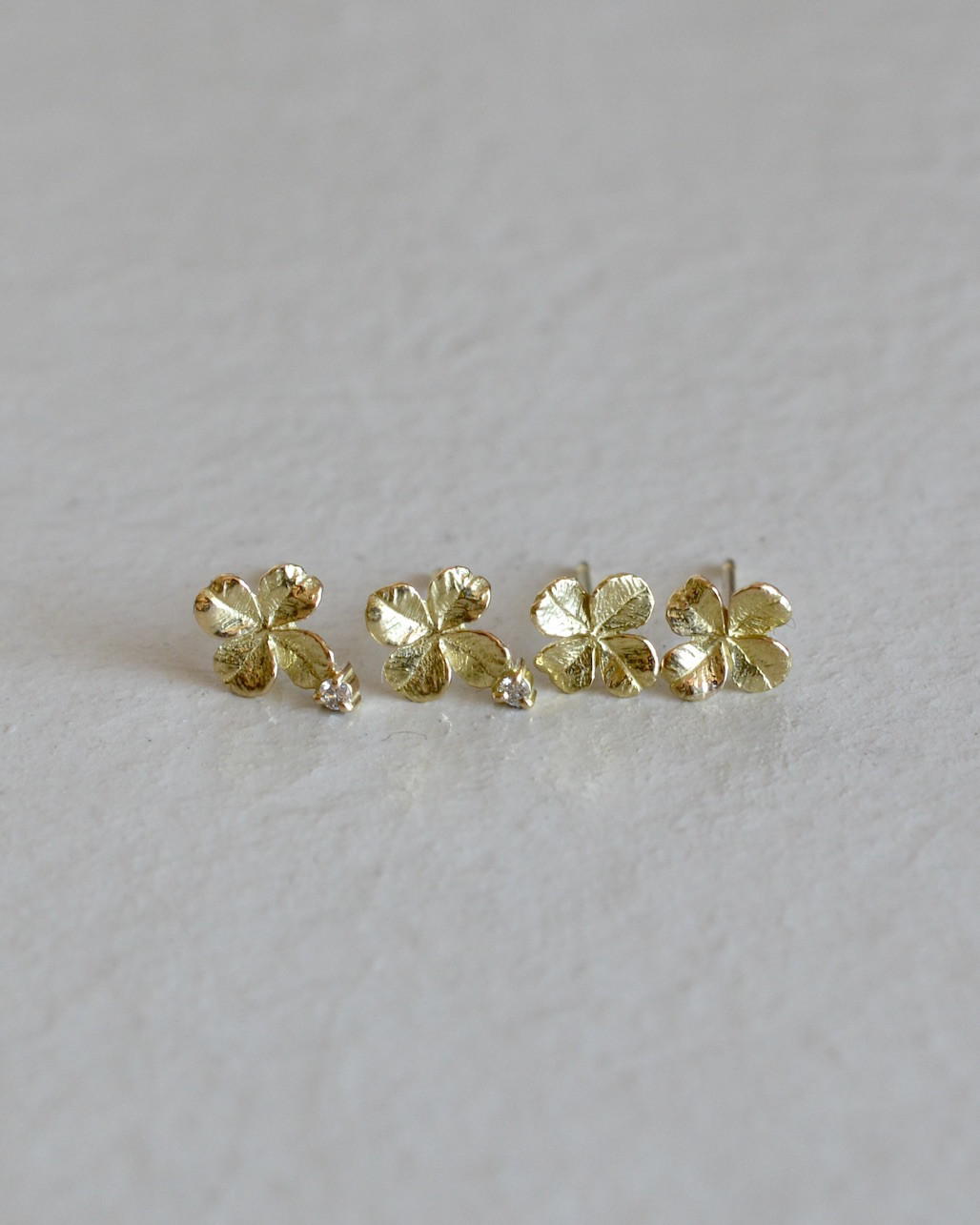 K18片耳ピアス クローバー四つ葉
