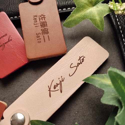 ◆木札◆ キーホルダー／名入れ彫刻込／オーダー 名入れ イニシャル キーホルダー ウッド 木製 オーダーメイド