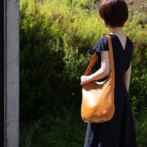 新色】トートバッグとしても使えるショルダーバッグ 軽い 2WAY 本革 a4