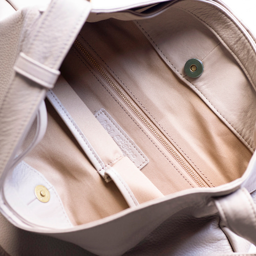 新色】トートバッグとしても使えるショルダーバッグ 2WAY 本革 a4が