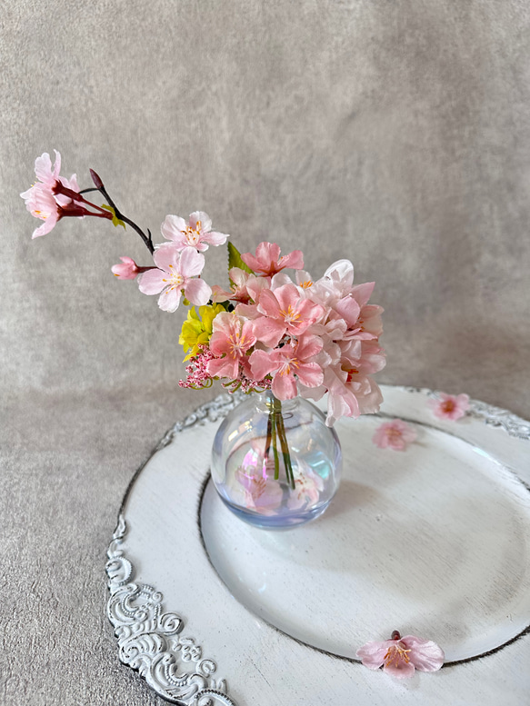 桜のアレンジメント　オーロラ花瓶付き　造花　サクラ　シャボン玉 2枚目の画像