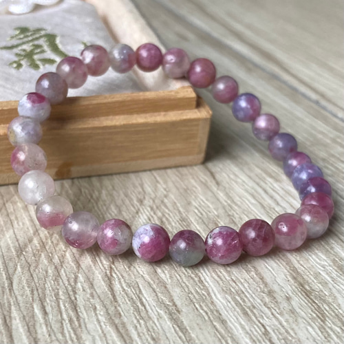 心を解き魅力を引き出す/ピンクトルマリンインレピドライトシリカ