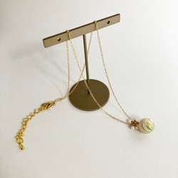 淡水パール スズラン すずらん 小粒 ネックレス / 木製 ハンドペイント ウッドビーズ 真鍮チェーン 8枚目の画像