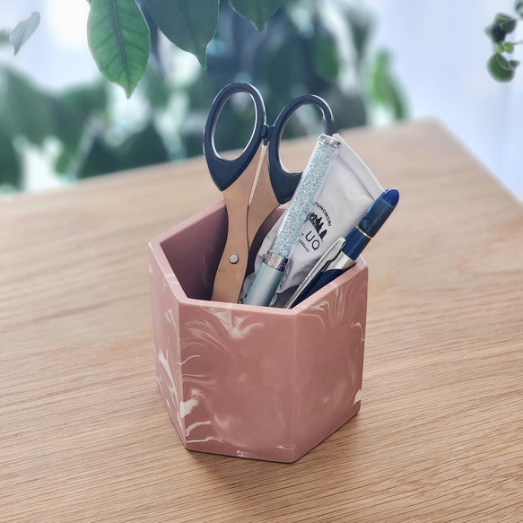 たっぷり入る♪六角形ペン立て / ペンホルダー / ペンスタンド - Mild