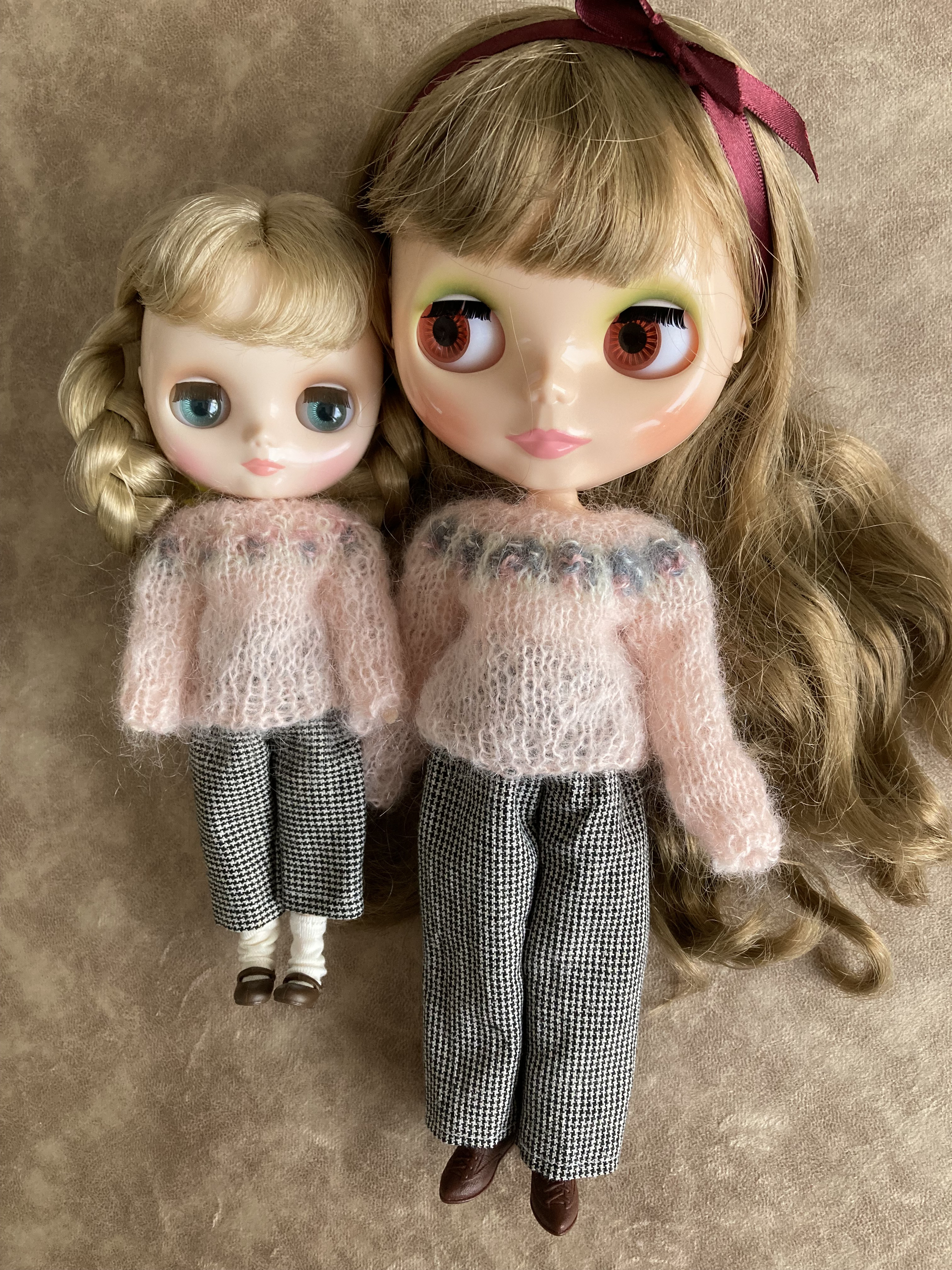 ブライスミディとお揃い手編みセーターパンツアウトフィット