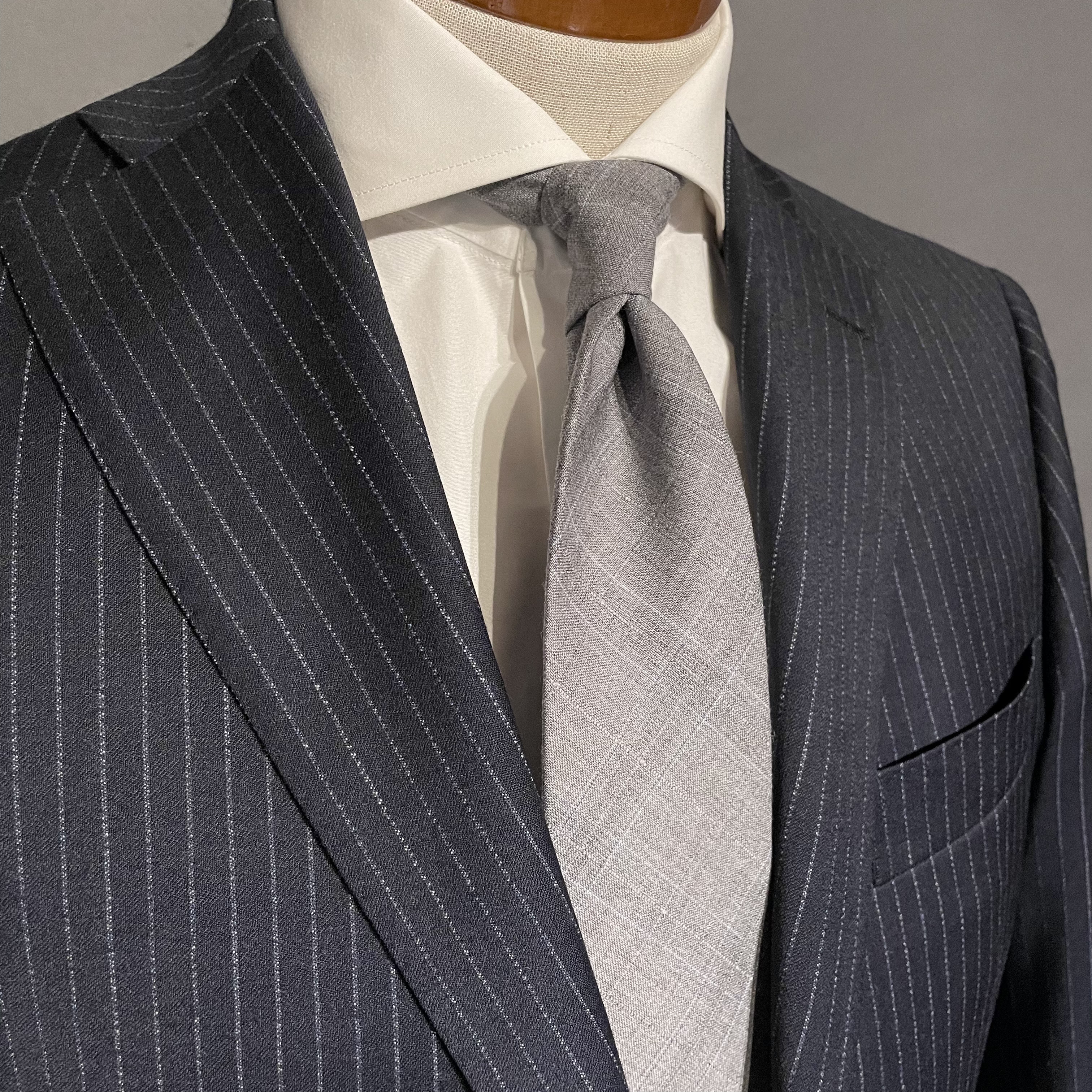 【限定】１点物　グレー　ブルー　チェック　ネクタイ　父の日　プレゼント　ギフト　【別途】名入れ　イニシャル　刺繍