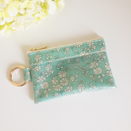 カラビナ付きPVCクリアポーチ＊リバティ ラミネート＊カペル（Capel