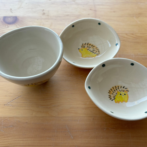 子供用食器セット 化粧箱入り（いちご、女の子、うさぎ、はりねずみ