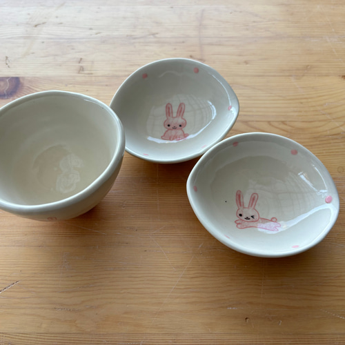 子供用食器セット 化粧箱入り（いちご、女の子、うさぎ、はりねずみ