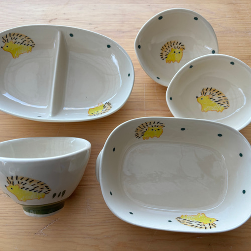 子供用食器セット 化粧箱入り（いちご、女の子、うさぎ、はりねずみ