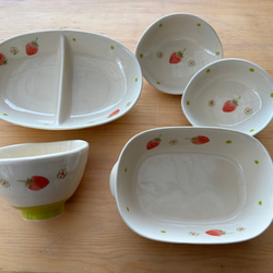 子供用食器セット 化粧箱入り（いちご、女の子、うさぎ、はりねずみ