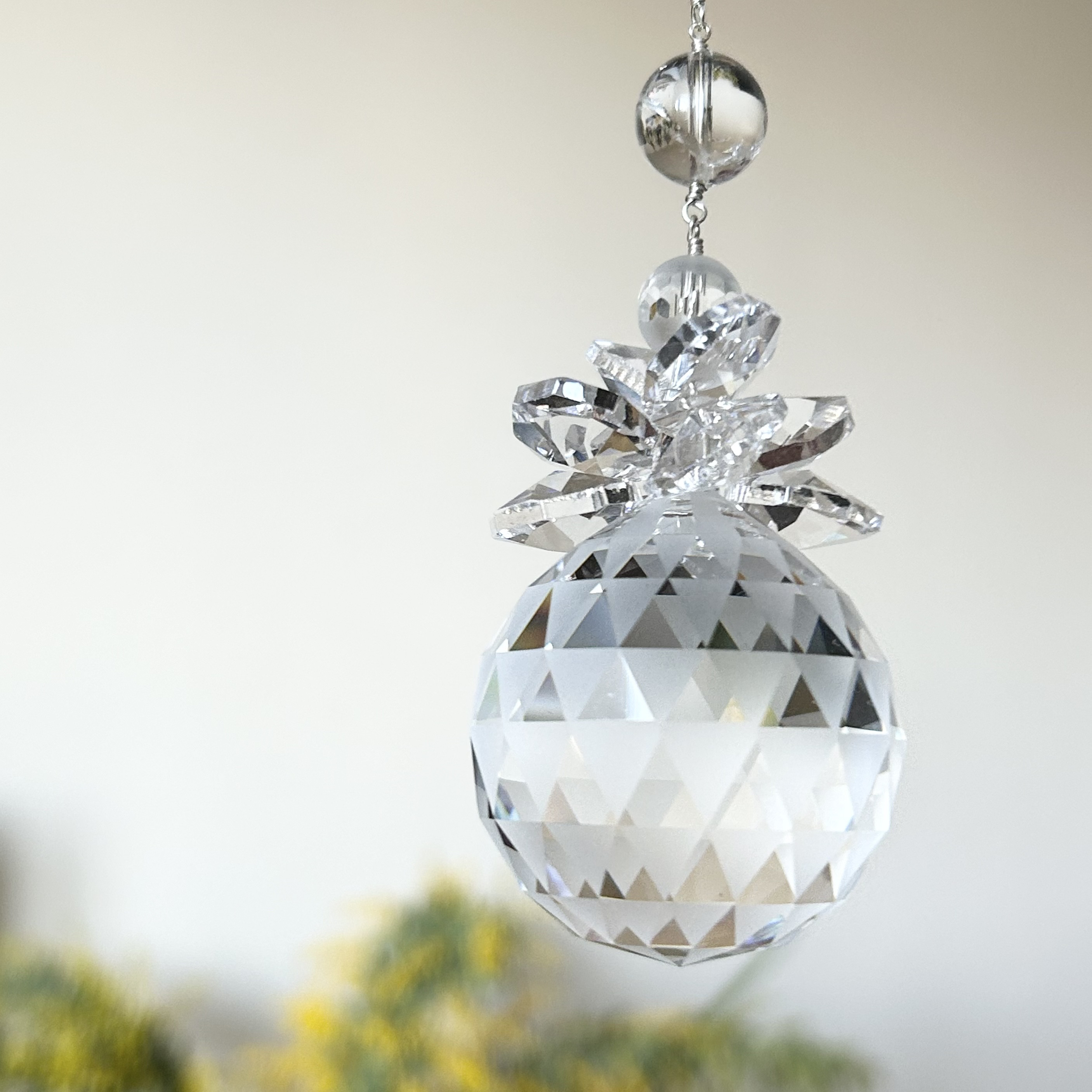 希望に向かって♡レインボーヒマラヤ水晶とフロストのサンキャッチャー