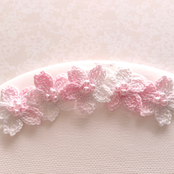 桜のモチーフのミニブローチ＊1個 1枚目の画像