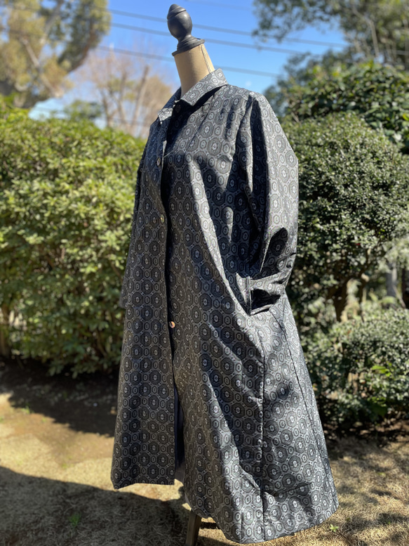 紬の着物リメイク ブルーグレー春のコート 4枚目の画像