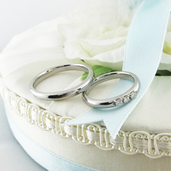 プラチナ シンプルライン 天然ダイヤモンドの美しい輝きが際立つ マリッジリング 結婚指輪 ペア価格 ペアリング 美輪宝石 5枚目の画像