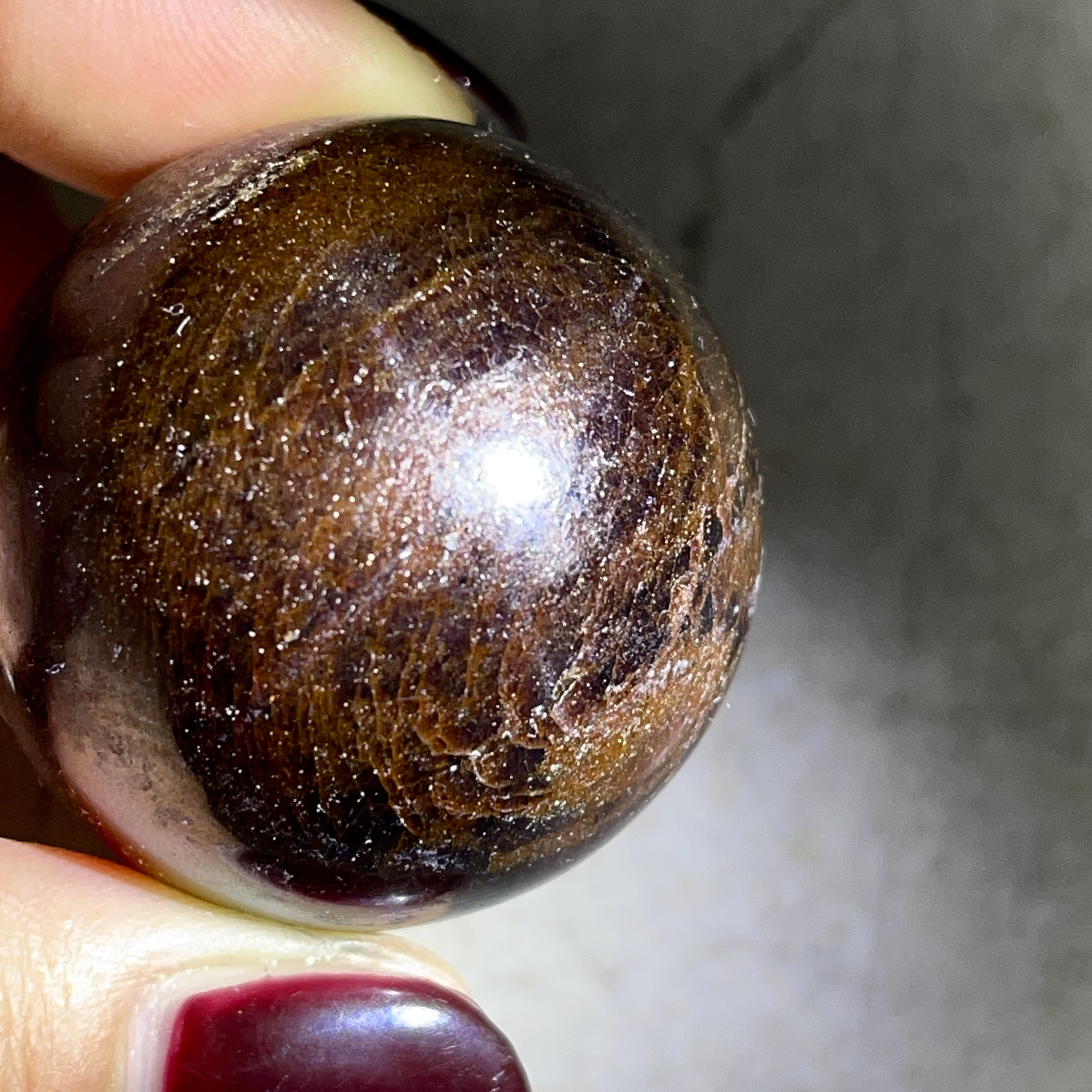 星が浮かぶ ガーネットの球体 インド産 スターガーネット スフィア｜一点物