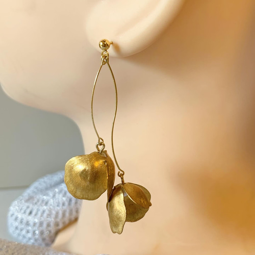 iiaccessory 大きなお花のピアス　結婚式　真鍮　ゴールド ピアス イヤリング ヴィンテージ 真鍮 ゴールド フラワー お花